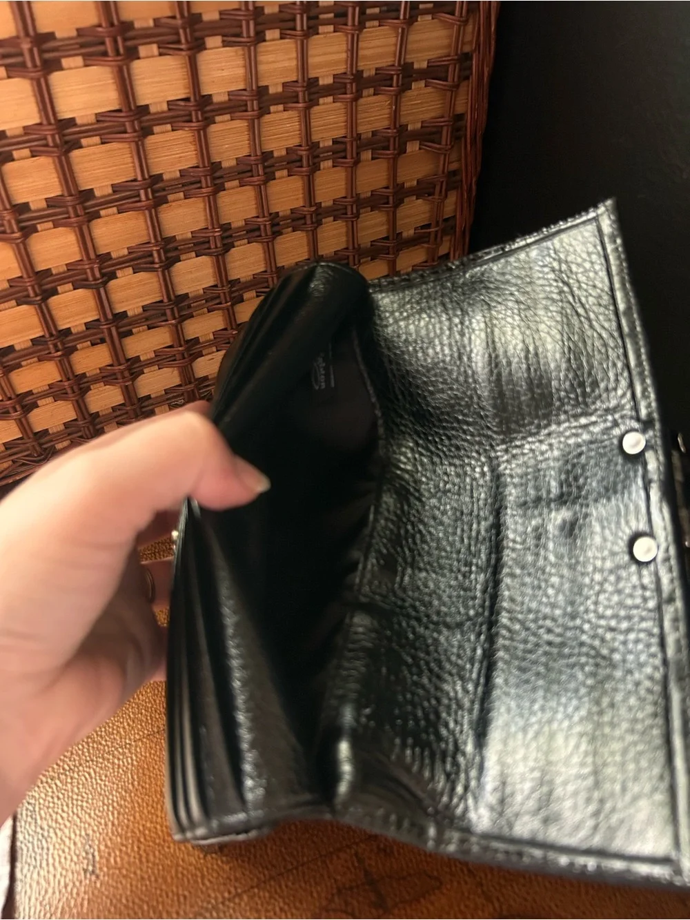 vintage Brighton croc-embossed black leather crossbody wallet - Picture 7 of 16